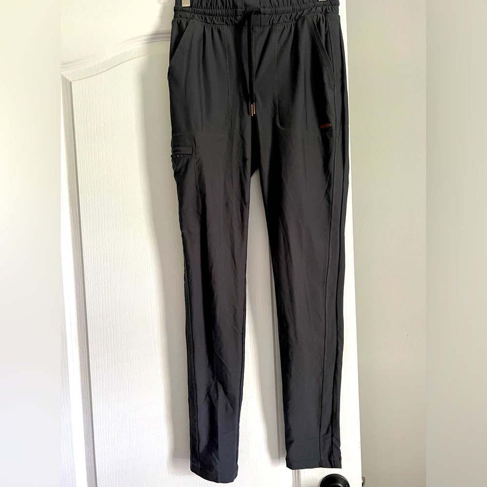 Cherokee Form XS scrubs